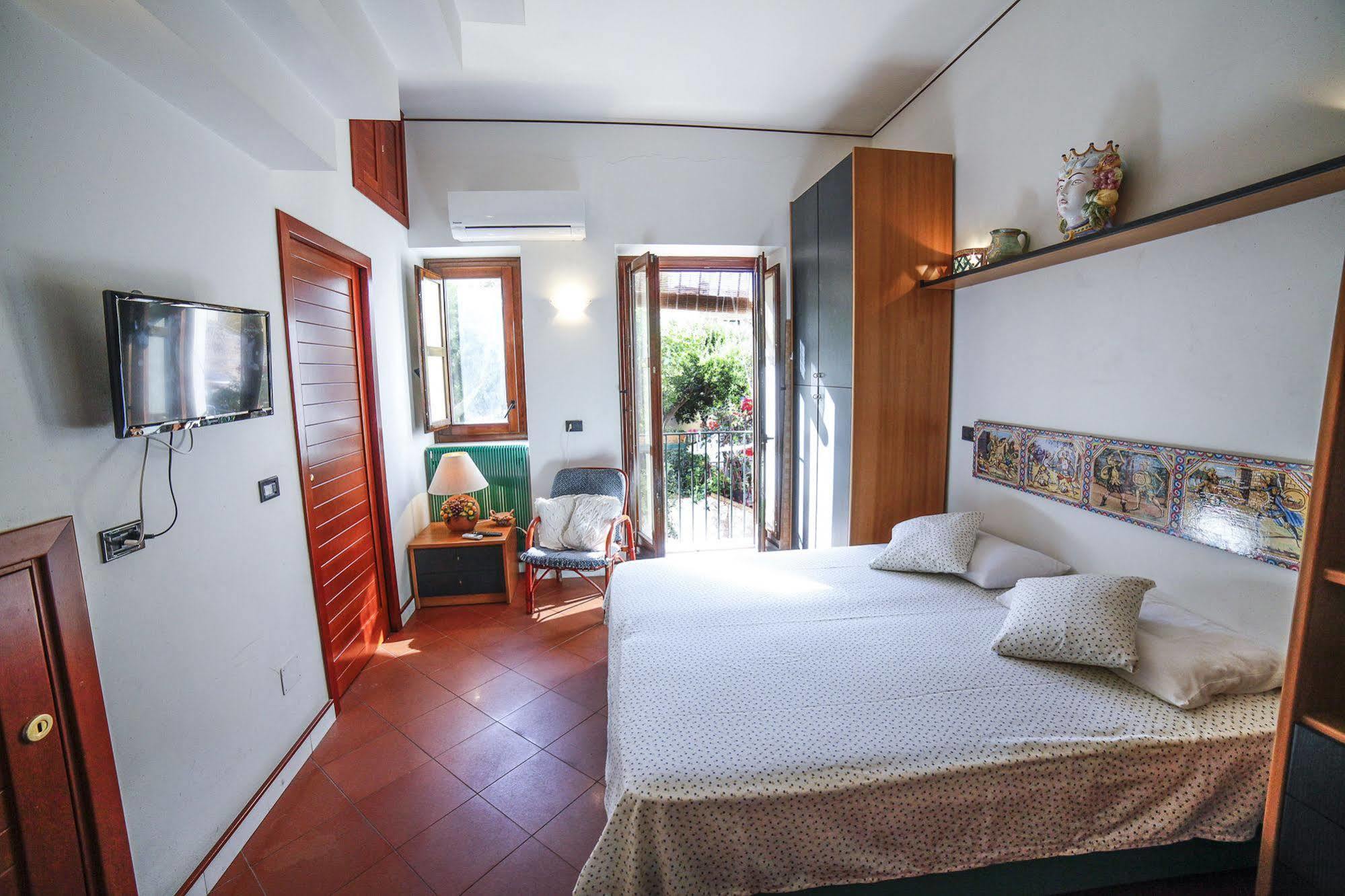 Апартаменти Il Gelsomino Taormina Center Екстер'єр фото